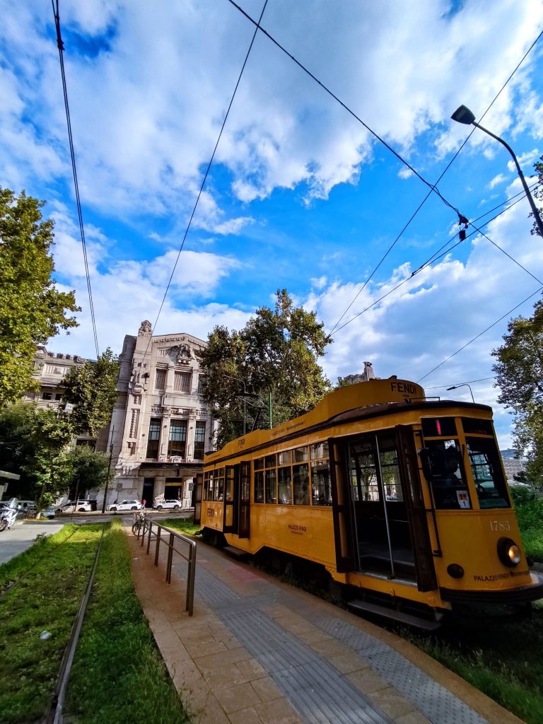 Milano žuti tramvaj broj 1
